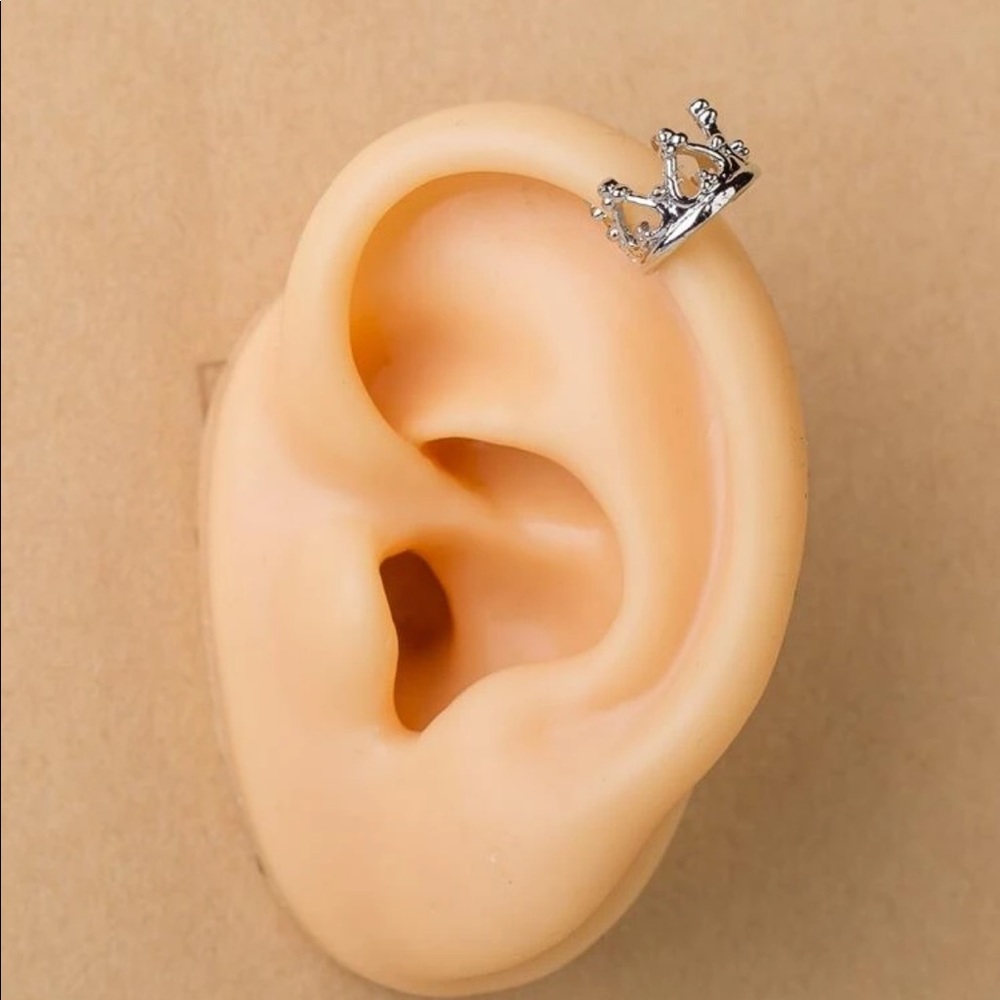 Ear cuff